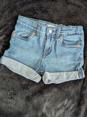 Levi's Girls Denim Roll-Cuff Shorts. Adjustable Waistband. Size 6